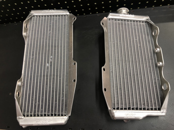 Radiateurs gros volume 250 KXF 06/08 Occasion - la paire