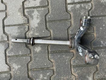 Półki sztyca widelec peugeot satelies 125 250