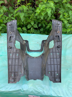 Malaguti F15 Firefox czesci podłoga plastik nogi